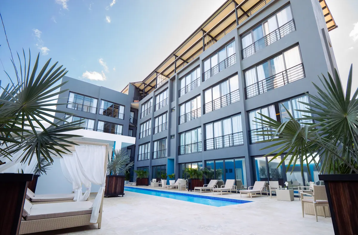 Rizz Suites, apartment building and pool, Sosúa