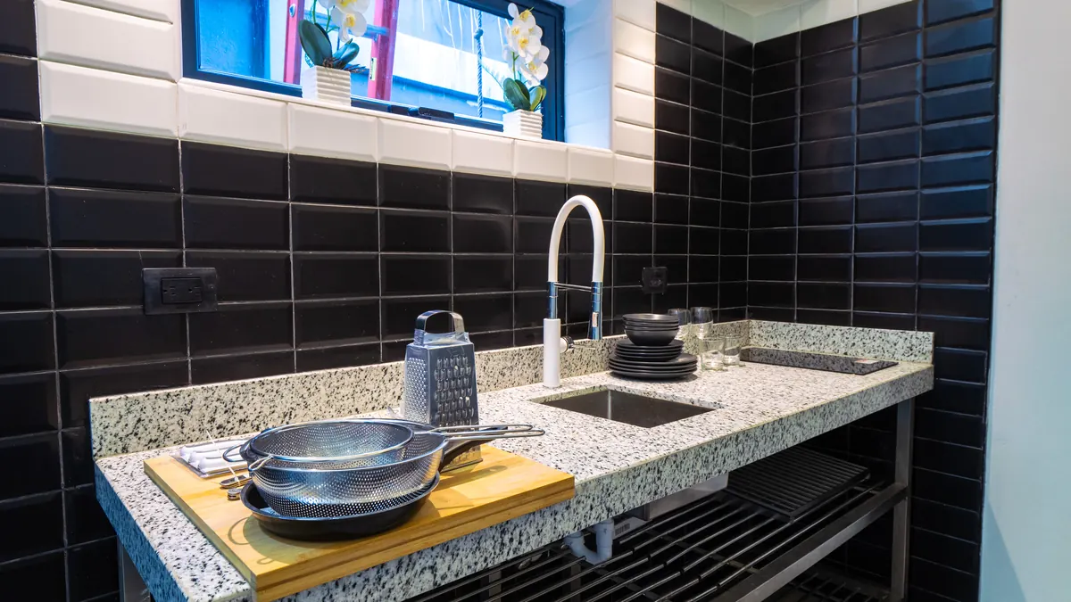 Kitchen sink, Junior Suite, Rizz Suites